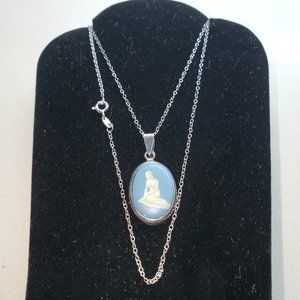 VINTAGE STERLING SILVER BLUE CAMEO NECKLACE